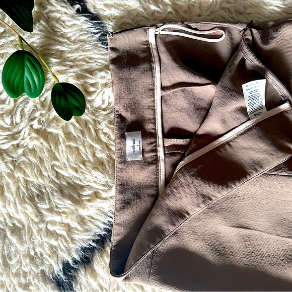 Aritzia Wilfred Trousers - Picture 4 of 5